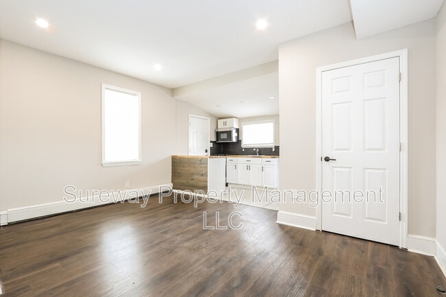 Building Photo - 300 D'Arcy Ave