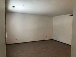Building Photo - 3232 Cardinal Dr
