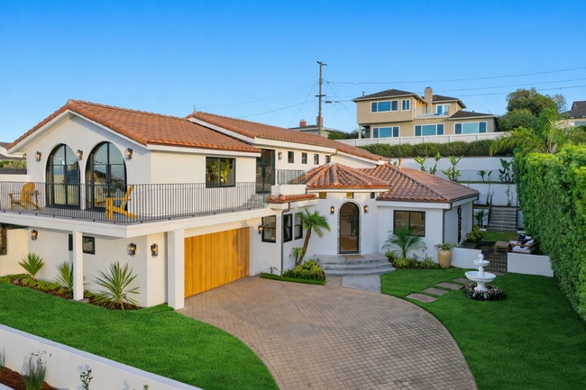 Building Photo - Completely Remodeled, Custom 4BR3.5BA Hilltop Home w/ Incredible Panoramic Ocean/Whitewater/Coast...