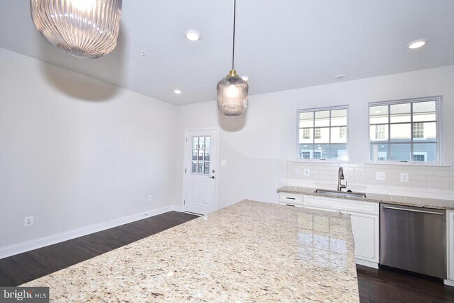 Building Photo - 967 Sperry Way