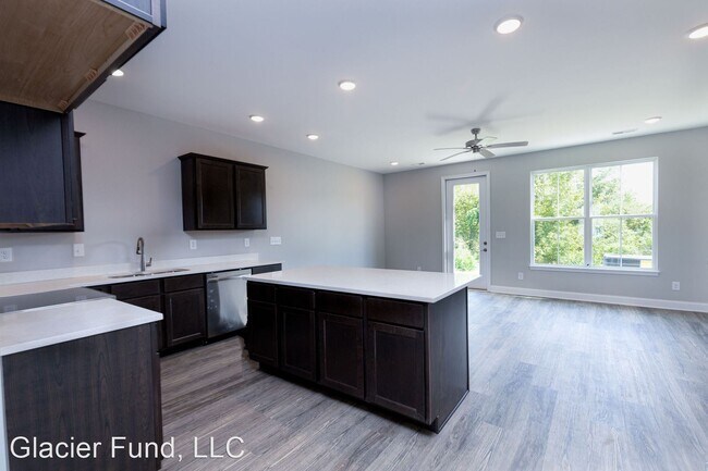 Building Photo - 3 br, 2.5 bath House - 322 Judson Way (HV94)