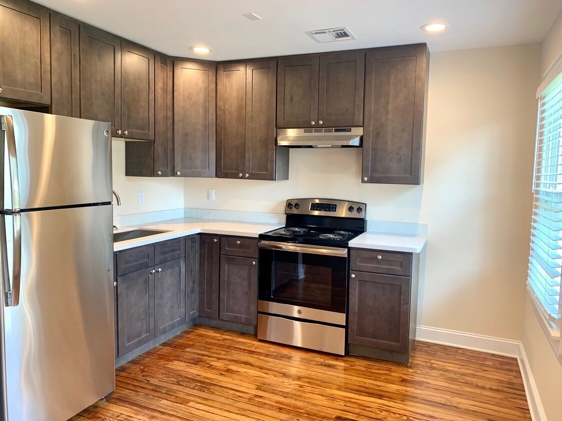 Photo - 9540-42 Stroelitz