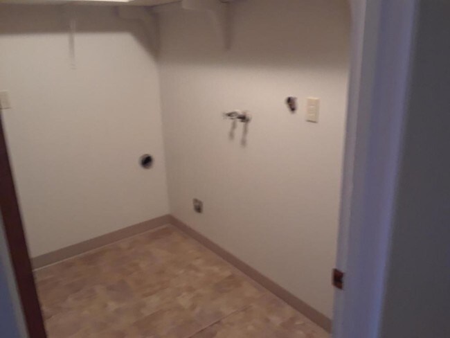 Building Photo - 2209 SW Nye, Apt B