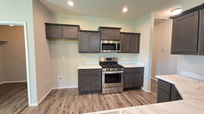 Foto del edificio - Welcome to this beautiful 3-bedroom, 2-bat...