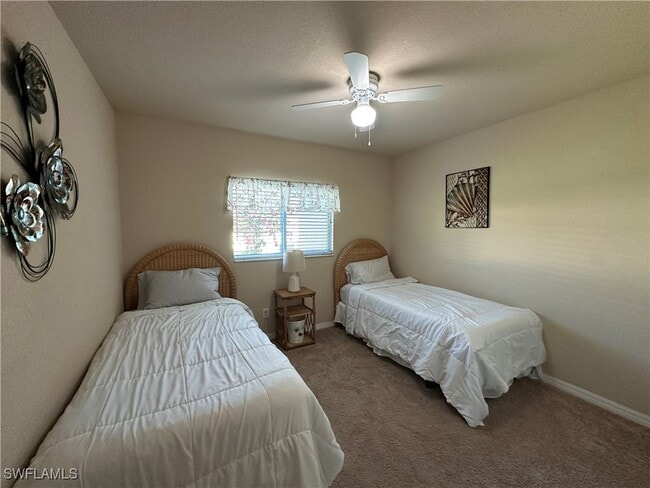 Foto del edificio - 2202 SE 8th St