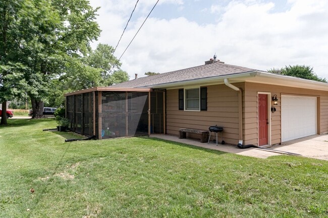 Building Photo - 1111 Wharton Manor Rd