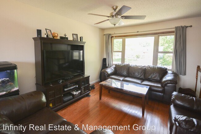 Building Photo - 2 br, 1.5 bath House - 4320 13th Ave NW