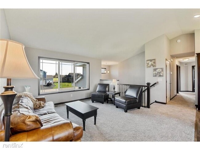 Building Photo - 3 br, 2 bath House - 4236 89th St NE