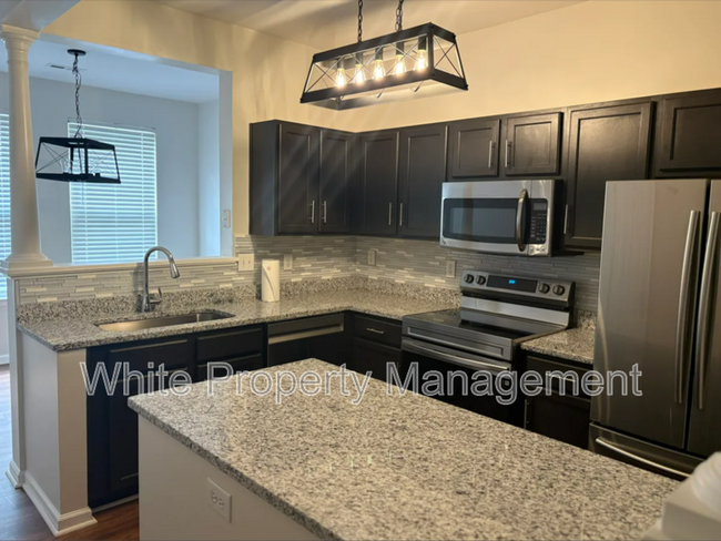 Foto del edificio - 529 E 9th St