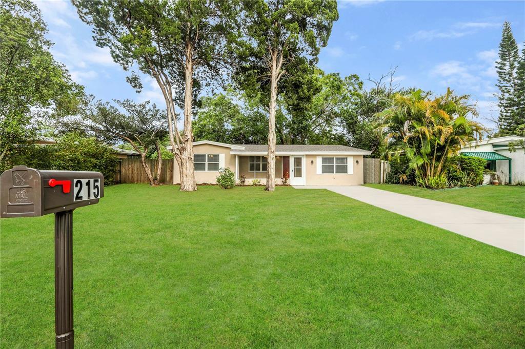 Foto principal - 215 Emerald Ln