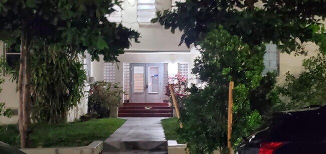 Foto del edificio - 680 SW 7th Ave