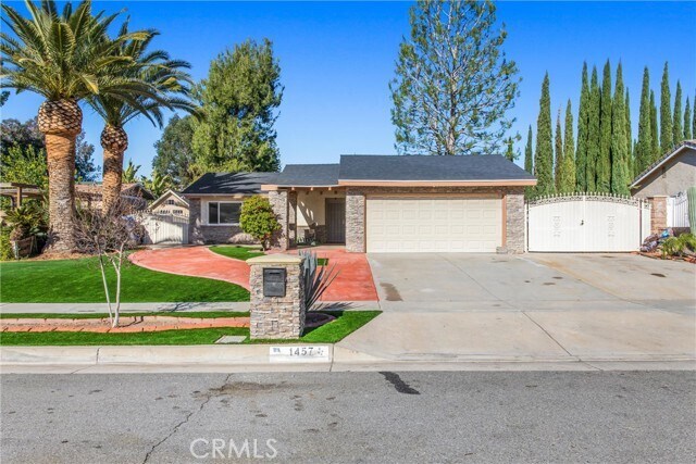 Foto del edificio - 1457 Paloma Ave