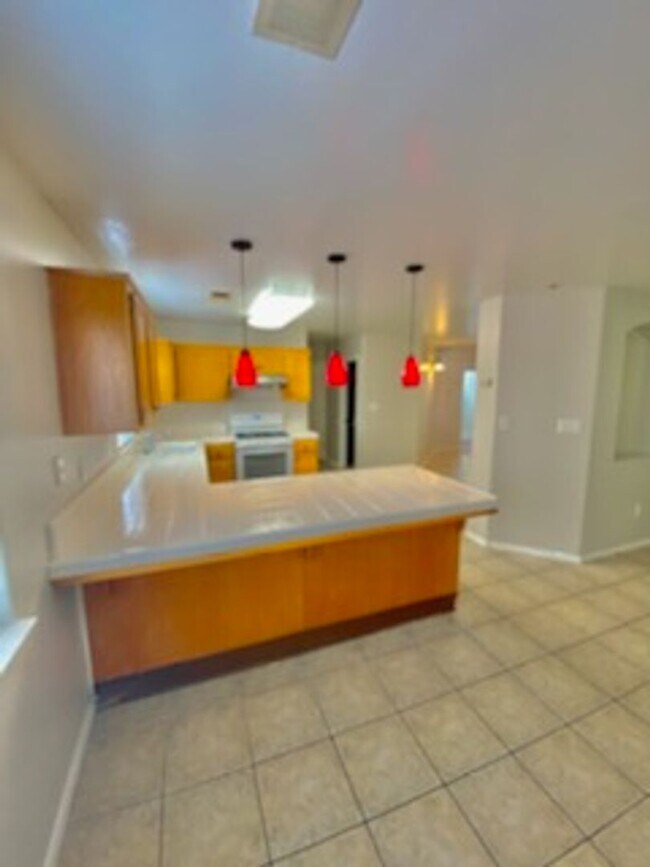 Foto del edificio - 4 bed/ 3 bath Recently Updated Home!