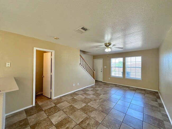 Building Photo - 5910 Greengate Dr