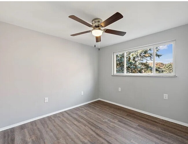 Foto del edificio - 815 Monongahela Ave