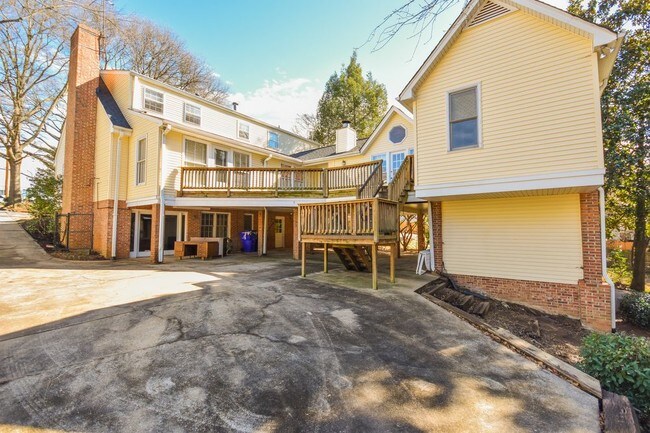 Building Photo - 240 Byrd Blvd