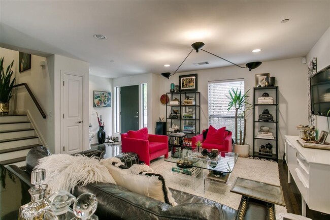 Building Photo - 3501 Normandy Ave