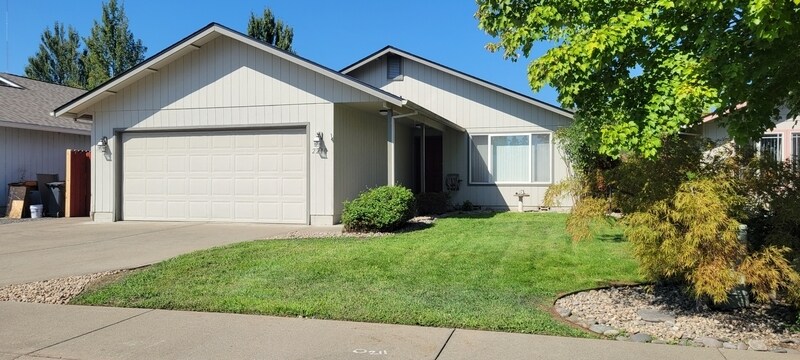 Foto principal - 2210 SW Bridge St