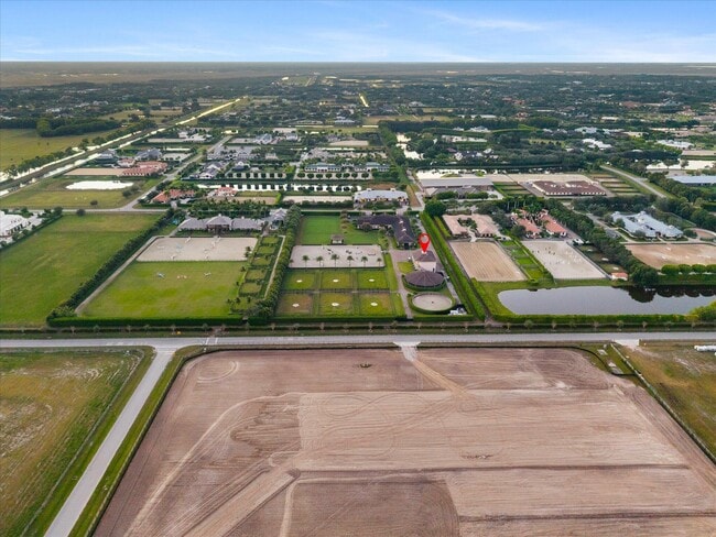 Foto del edificio - 3512 Grand Prix Farms Rd