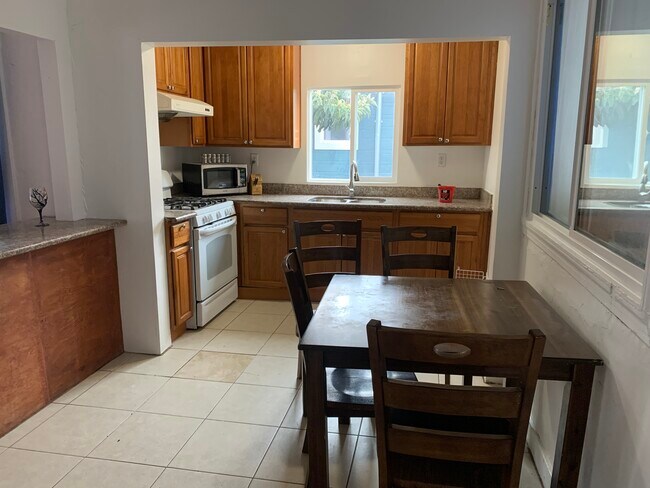 Kitchen - 1631 Church St