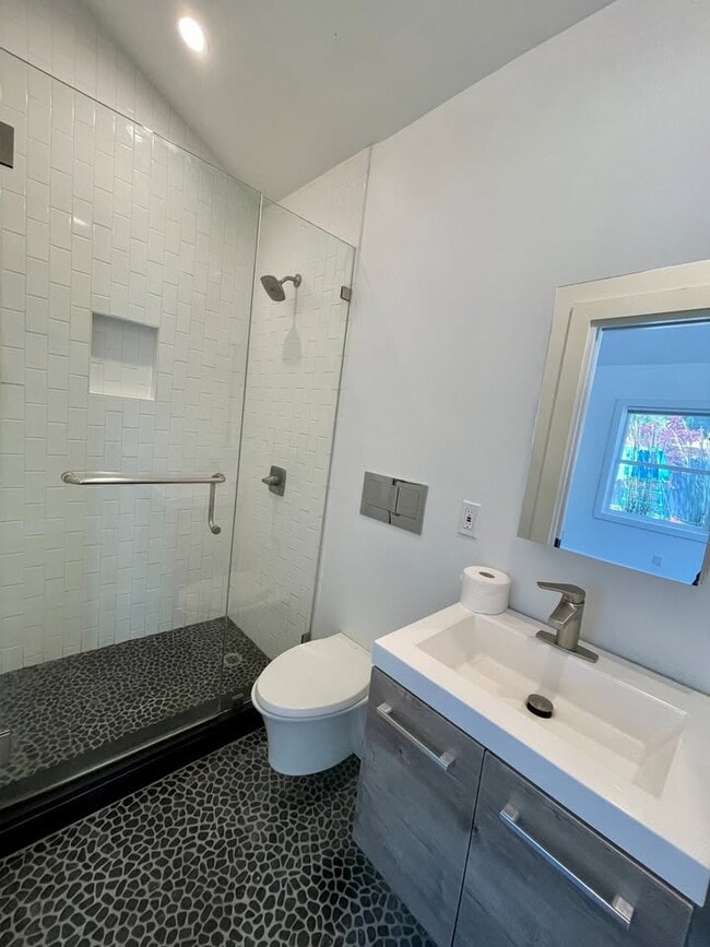 Building Photo - 2736 Chanslor Ave