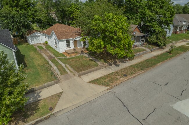 Foto del edificio - 2118 S Jackson Ave