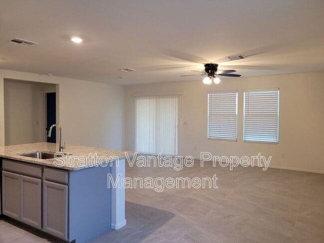 Building Photo - 229 N 13th Pl