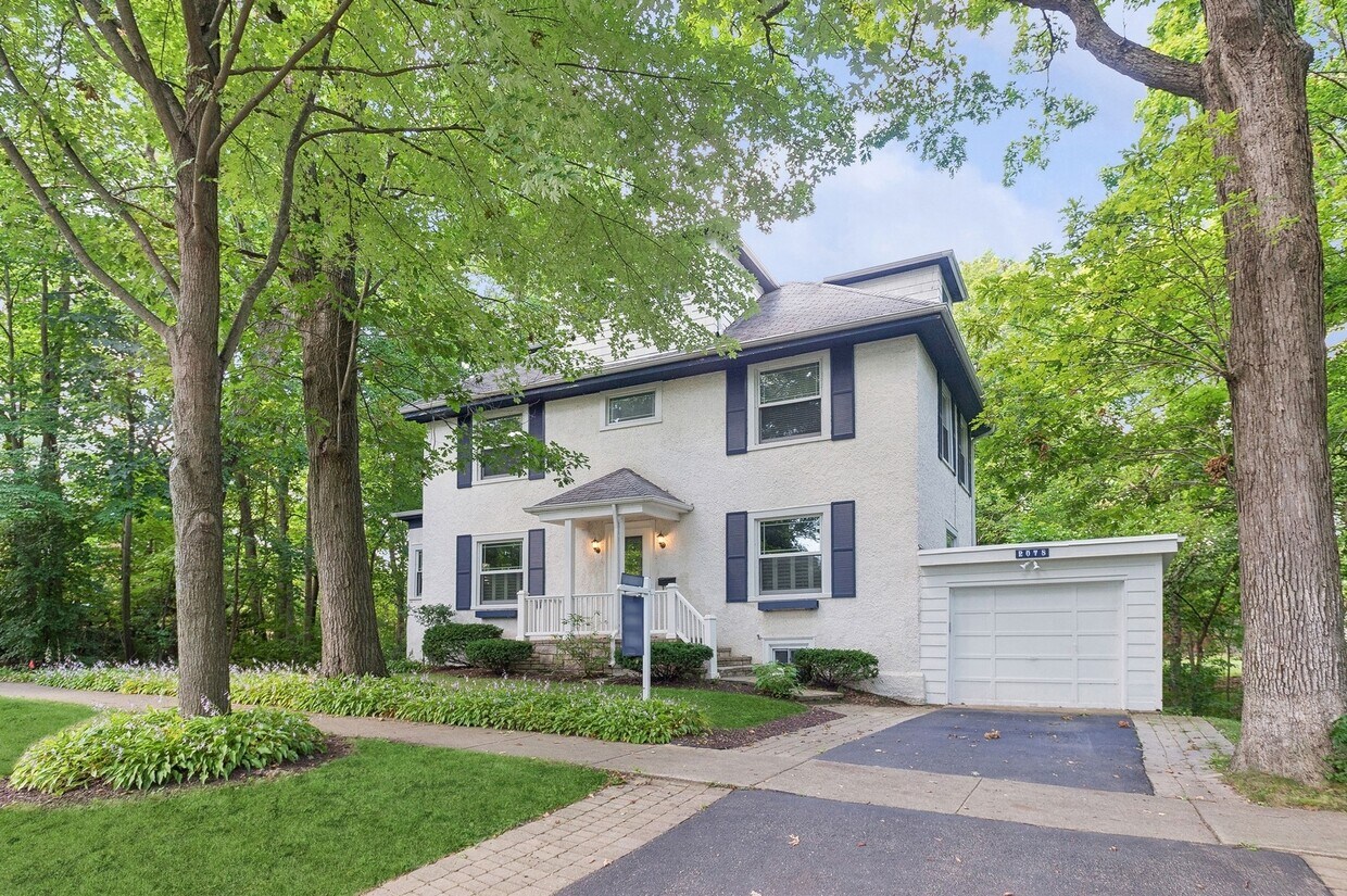 Primary Photo - 2078 Linden Ave