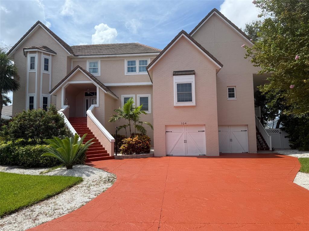 Foto principal - 104 5th St E