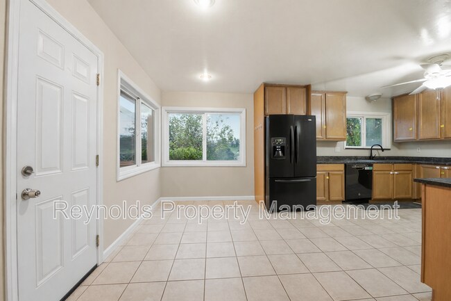 Building Photo - 9002 Watson Pl