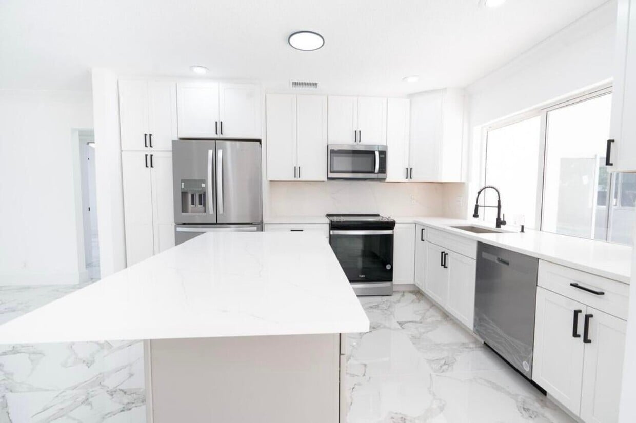 Photo - 1070 SW 18th St (Boca Raton, FL)