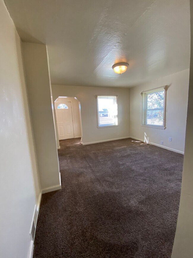 Building Photo - 3 Bedroom Located in Grace Idaho