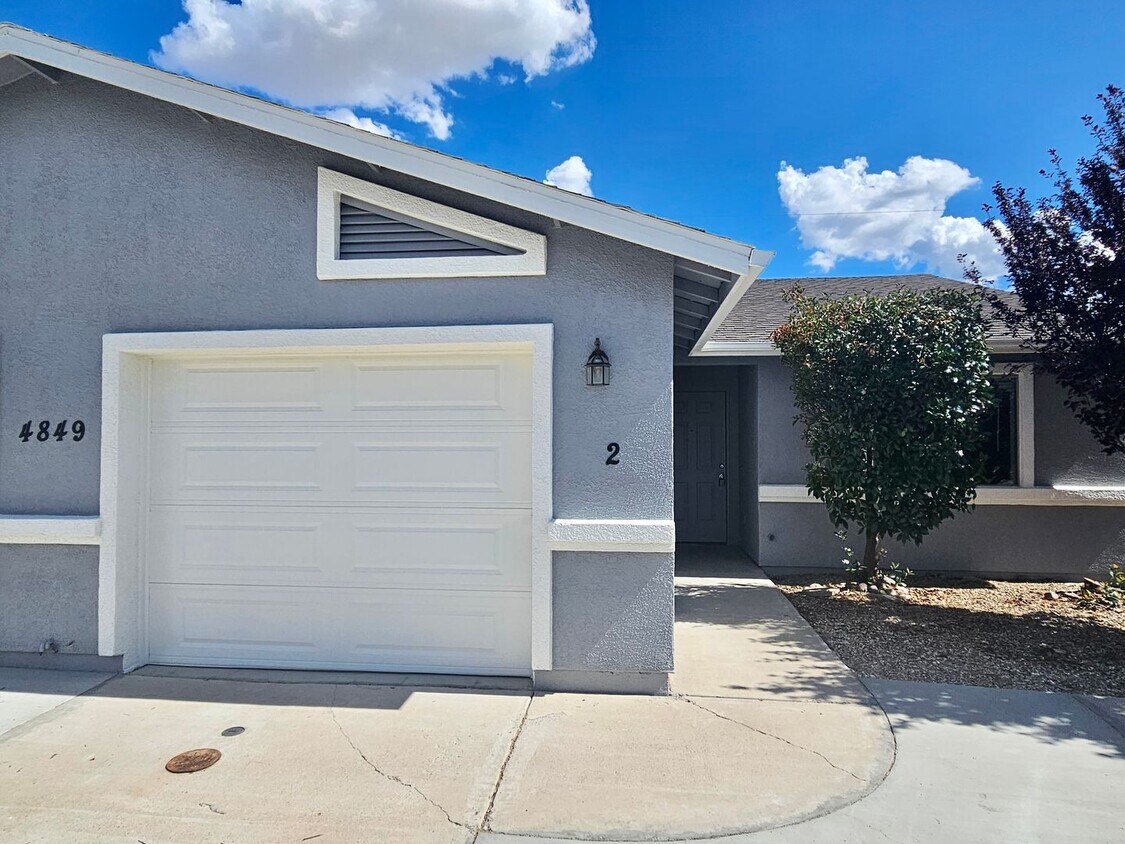 Foto principal - Beautiful remodeled 2 bed 2 bath home in P...