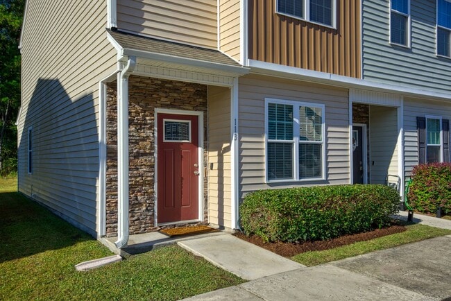 Foto del edificio - 113 Beacon Woods Dr