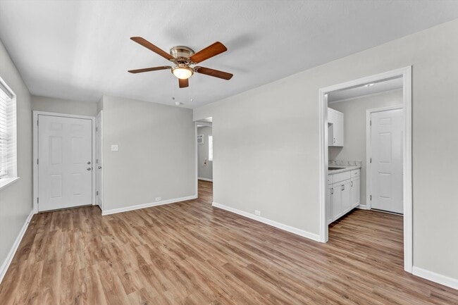 1x1 Living Room - The Bunkers at Oak Ridge