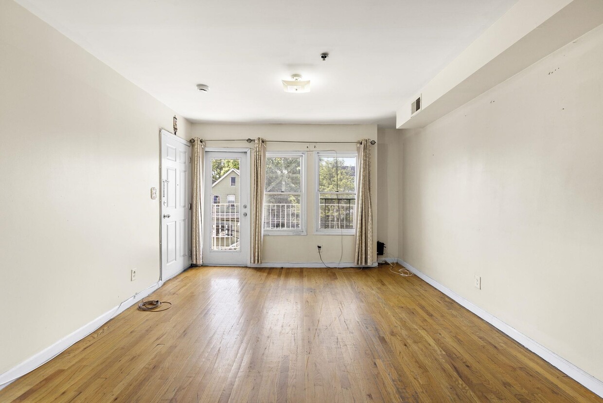 Primary Photo - 420 6th St