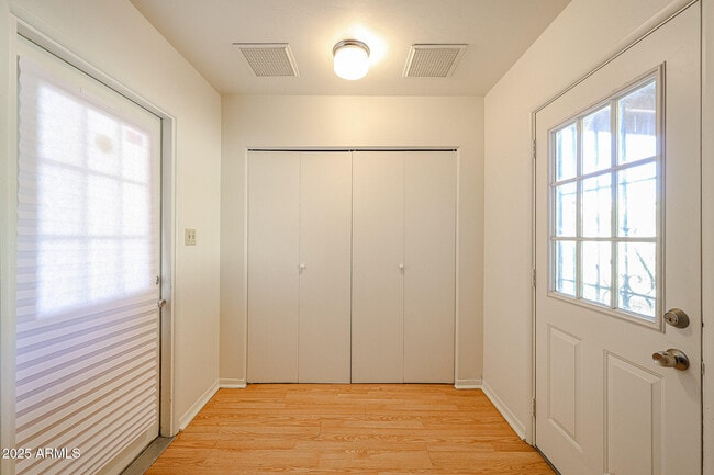 Foto del edificio - 2324 West Myrtle Ave