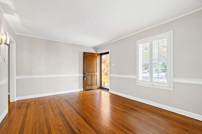 Foto del edificio - Charming Updated Bungalow in Raleigh’s Mordecai District!