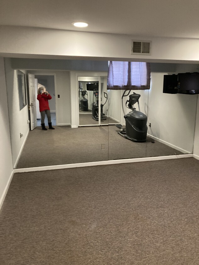 bedroom with full mirror - 1 Pleasantville Rd