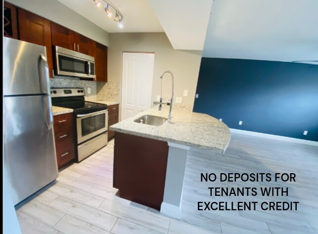 Foto principal - 1239 SW 46th Ave