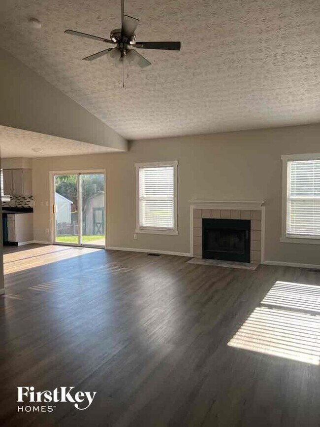 Foto del edificio - 2212 Golden Meadows St