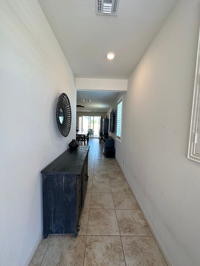 Foto del edificio - 6458 Blue Ember Ave