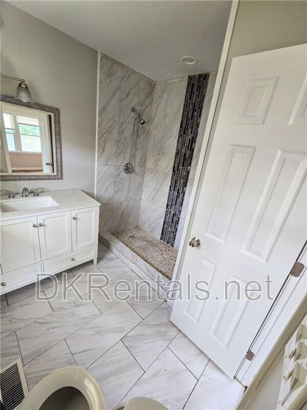 Foto del edificio - 257 Barfield Ave SW