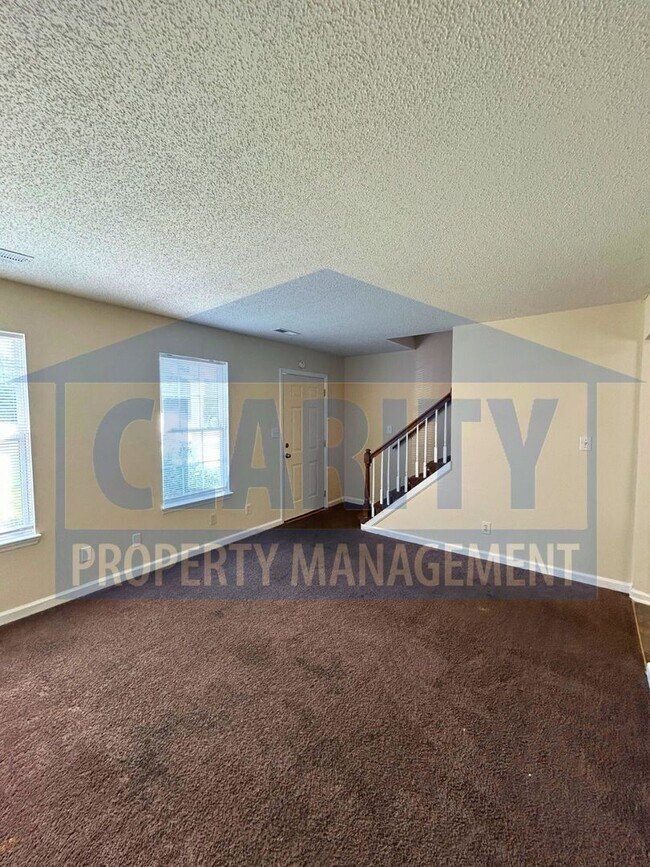 Foto del edificio - 3-bedroom home w/ single car garage!