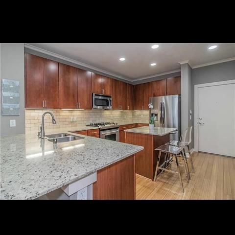Foto del edificio - 4319 Bowser Ave