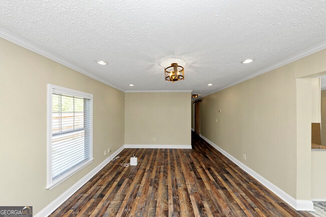 Building Photo - 1810 Evans Dr SW