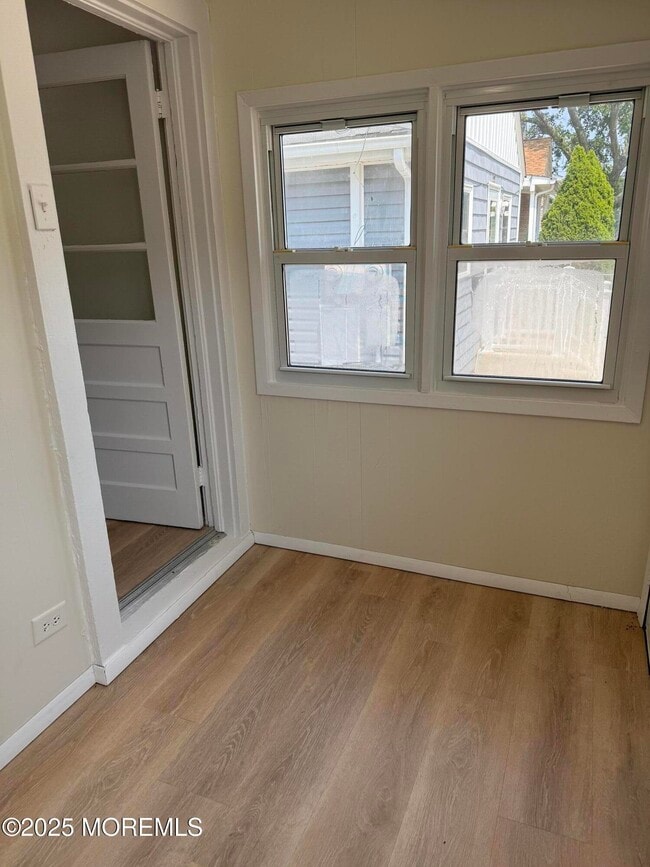 Building Photo - 103 Seabreeze Way