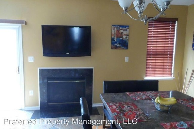 Foto del edificio - 4 br, 3.5 bath House - 1112 Posey Lane