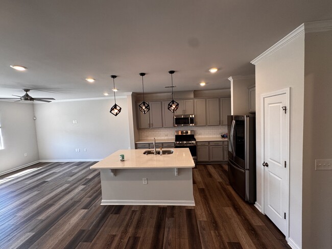 Building Photo - 4920 Oolite St