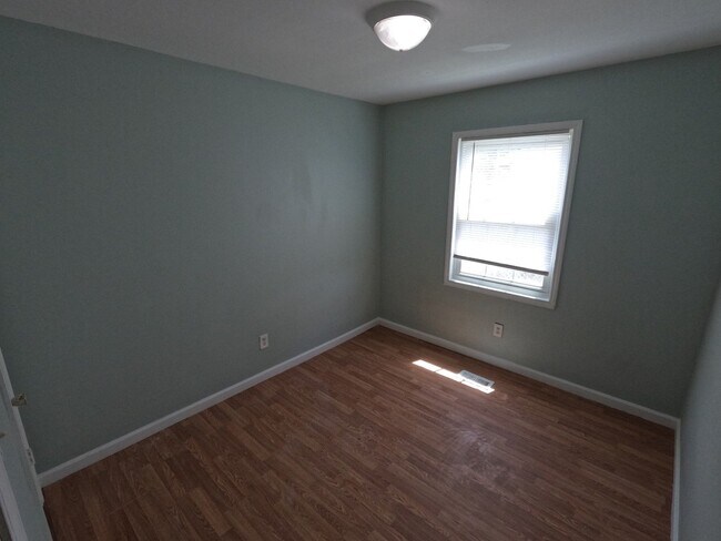 Foto del edificio - 1609 Fawn Vista Dr N